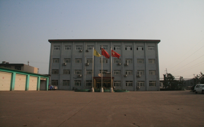 1999年，成立唐山合利鋼鐵廠，鋼鐵是這樣煉成的