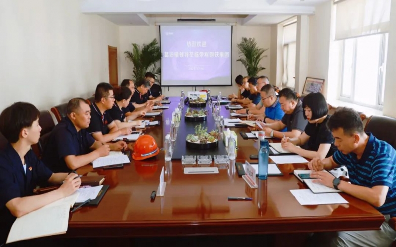 葛沽鎮(zhèn)黨委副書(shū)記、鎮(zhèn)長(zhǎng)翟學(xué)坤到榮程鋼鐵集團(tuán)調(diào)研服務(wù)